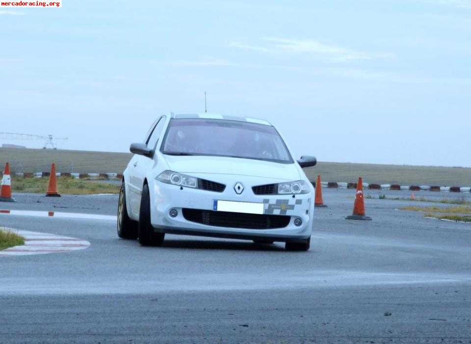 Megane sport f1 team r26