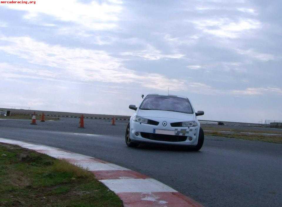 Megane sport f1 team r26