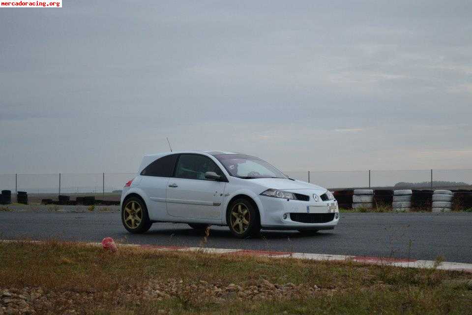 Megane sport f1 team r26