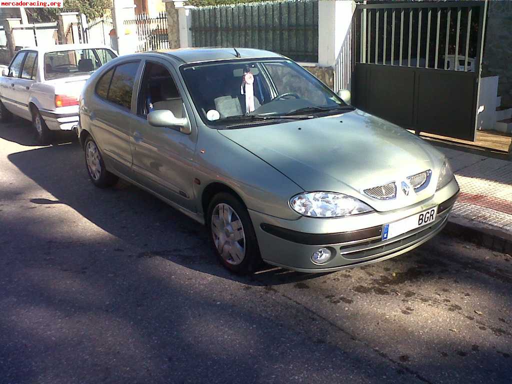 Se vende o se cambia renault megane 1.6 16v