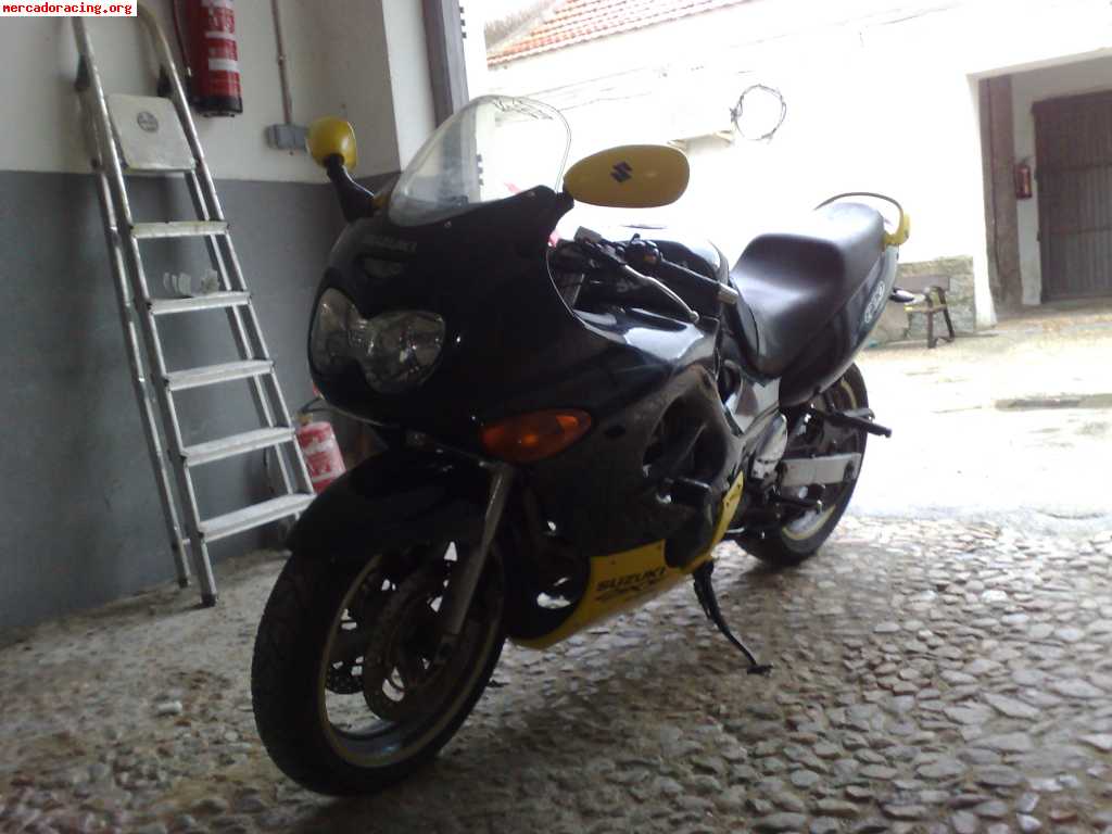 Cambio suzuki gsxf 600 del año 2000 por coche tipo gti