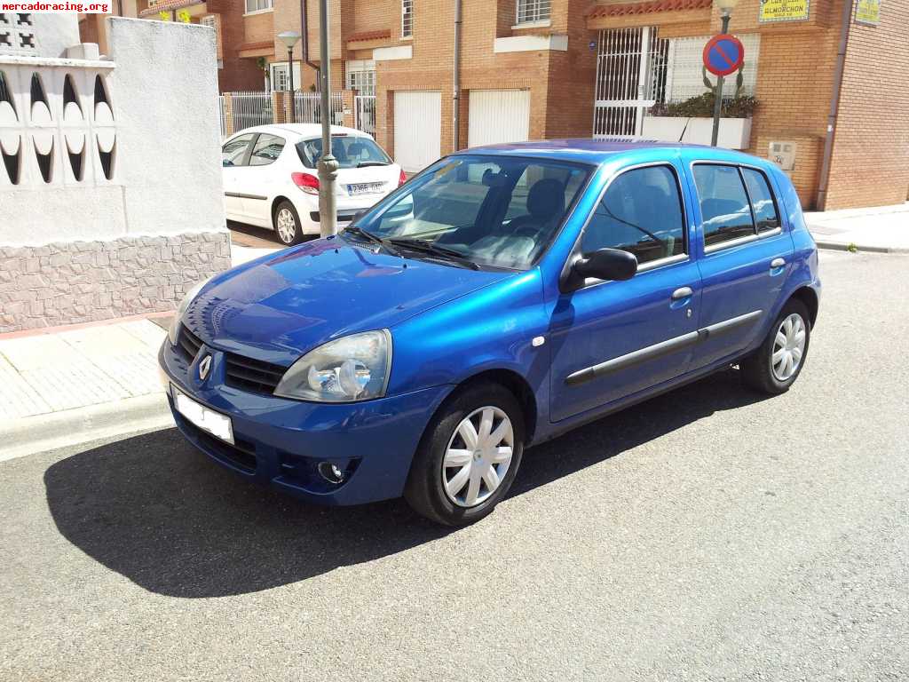 Vendo renault clio 1.5 dci 2009 muchos extras 5 puertas 