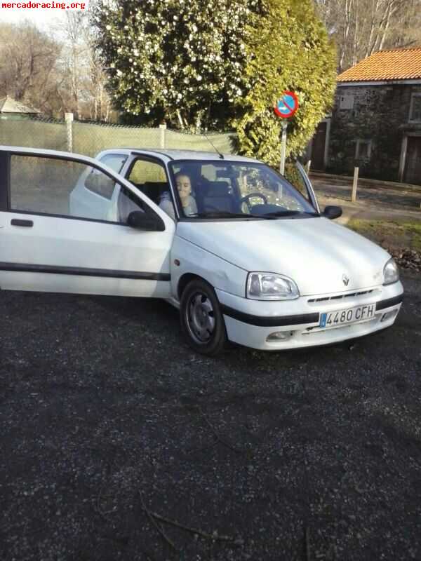 Se vende clio 1.4 s