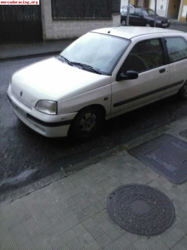 Se vende clio 1.4 s