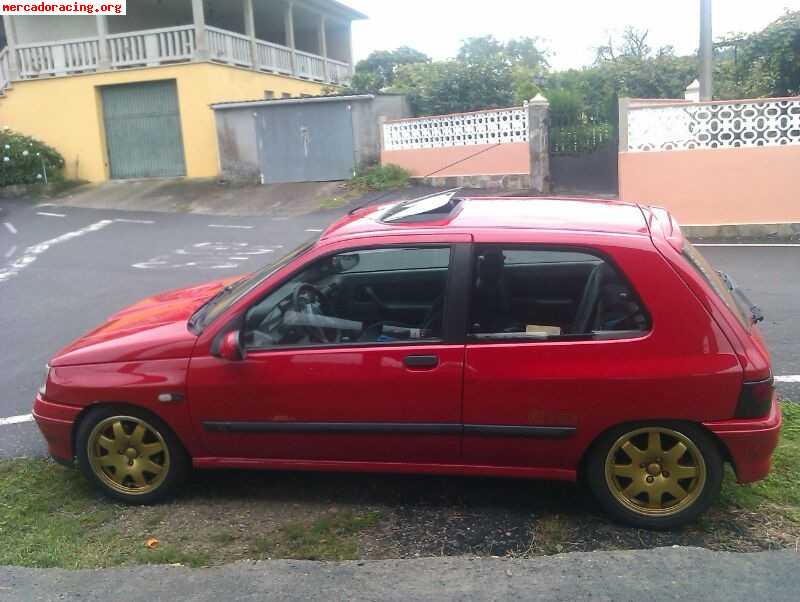 Se vende o cambia clio williams 4000€