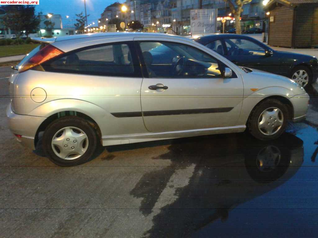 Focus tddi 90cv 2300€