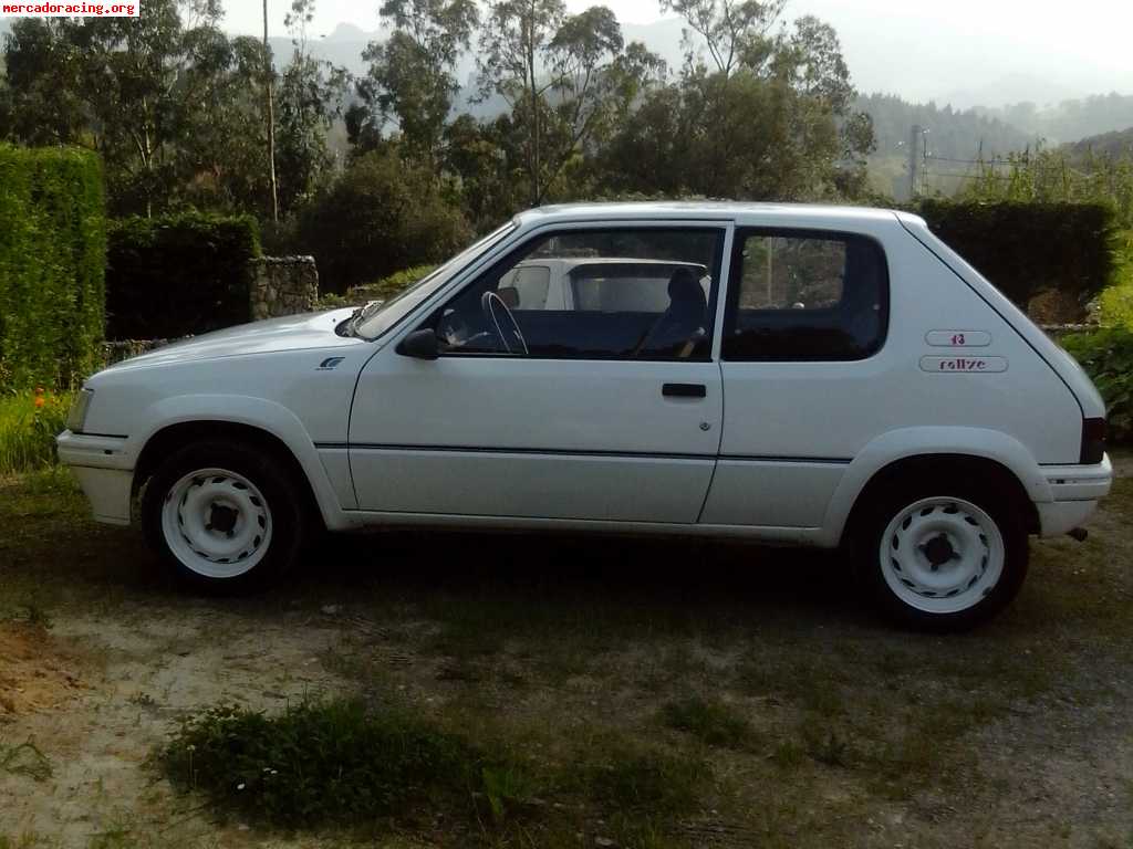 Vendo peugeot 205 con la estetica del 205 rallye