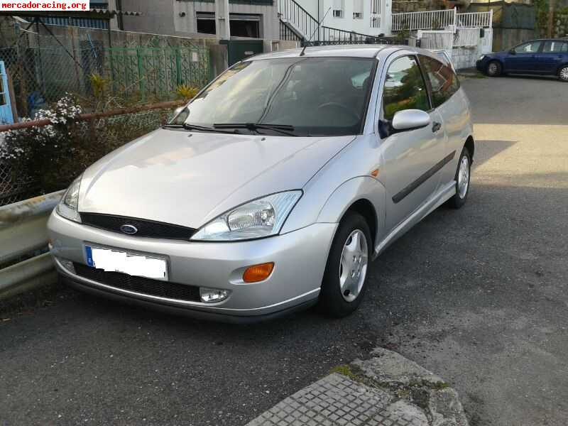 Focus tddi 90cv 2300€