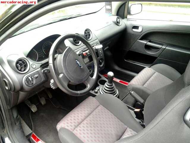 Ford fiesta 4500 84000km con cuches