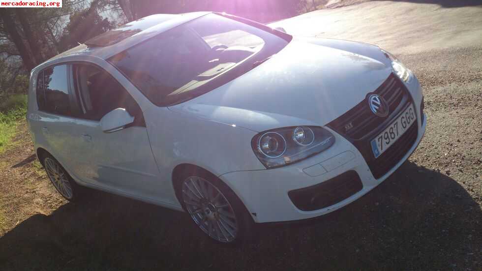 Se vende golf v 1.4 turbo 122cv