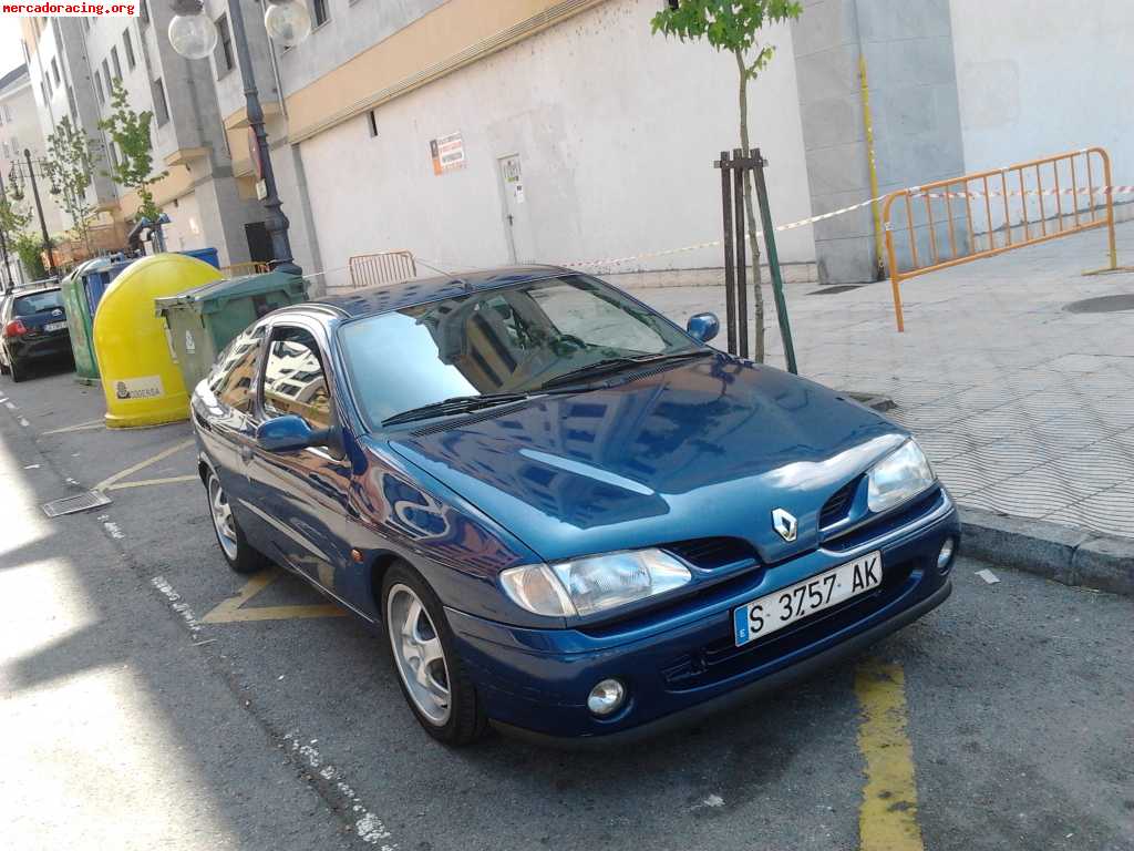 Se vende o se cambia megane coupe