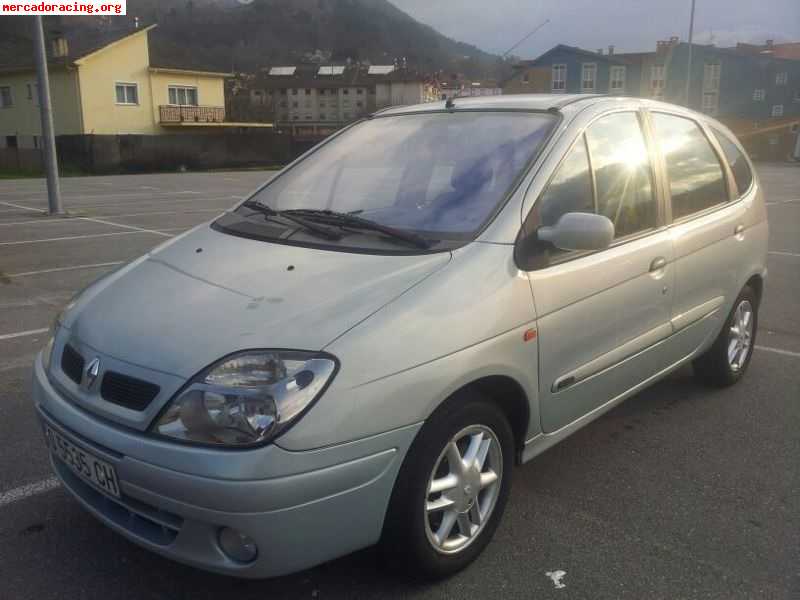 Se vende renault scenic 2500€