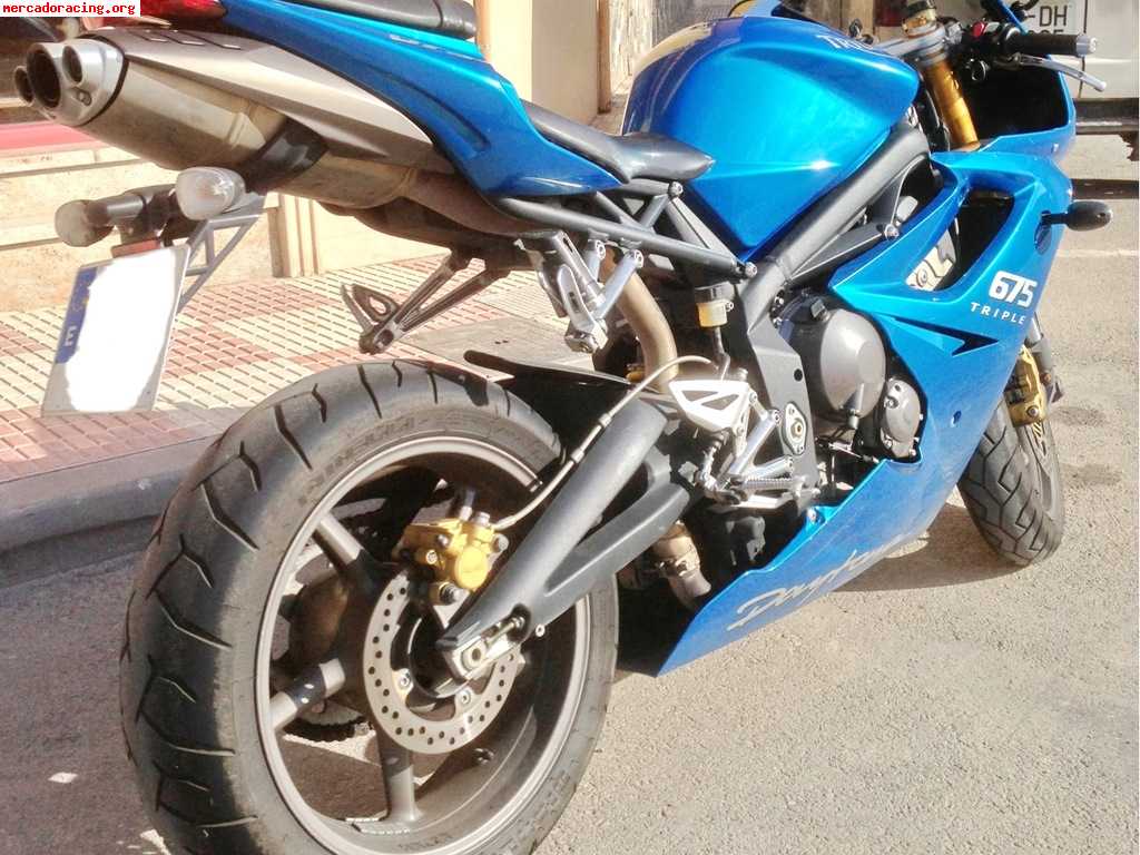 Triumph daytona 675 2008, 130cv por coche.