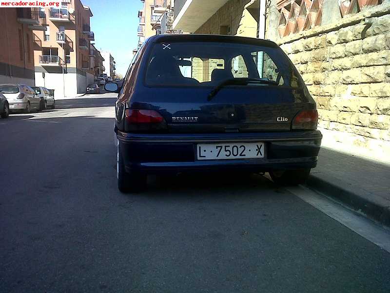 Renault clio 1.8 16v del 1994 con 156.000km (barcelona)