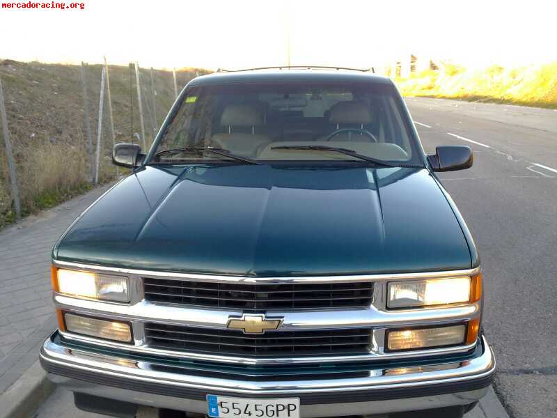 Se vende chevrolet suburban 5900€