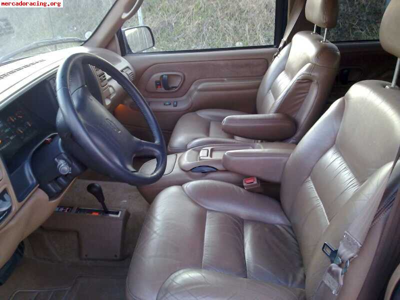 Se vende chevrolet suburban 5900€