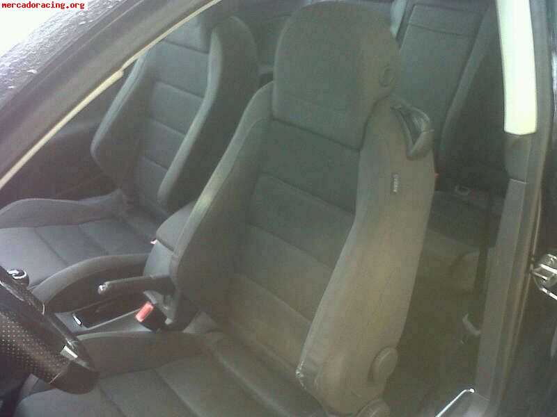 Volkswagen - golf v r32