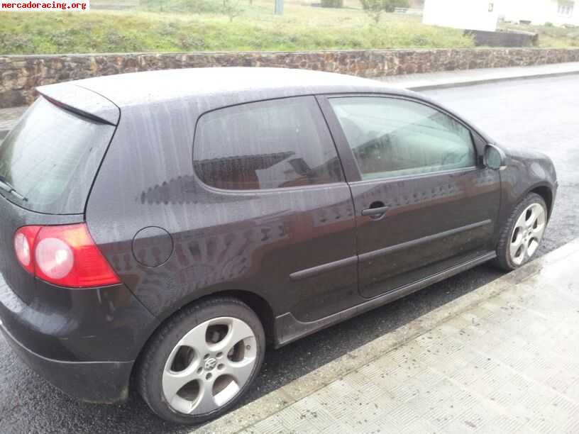 Se vende o se canbia golf 5 1.6 fsi