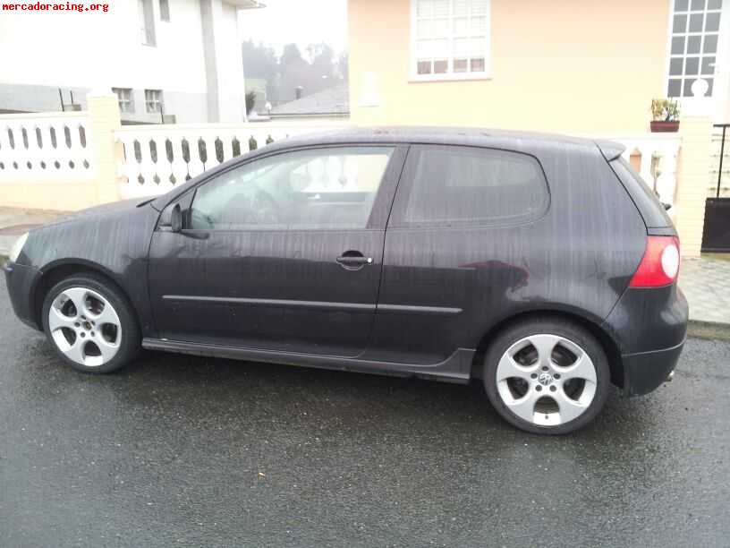 Se vende o se canbia golf 5 1.6 fsi