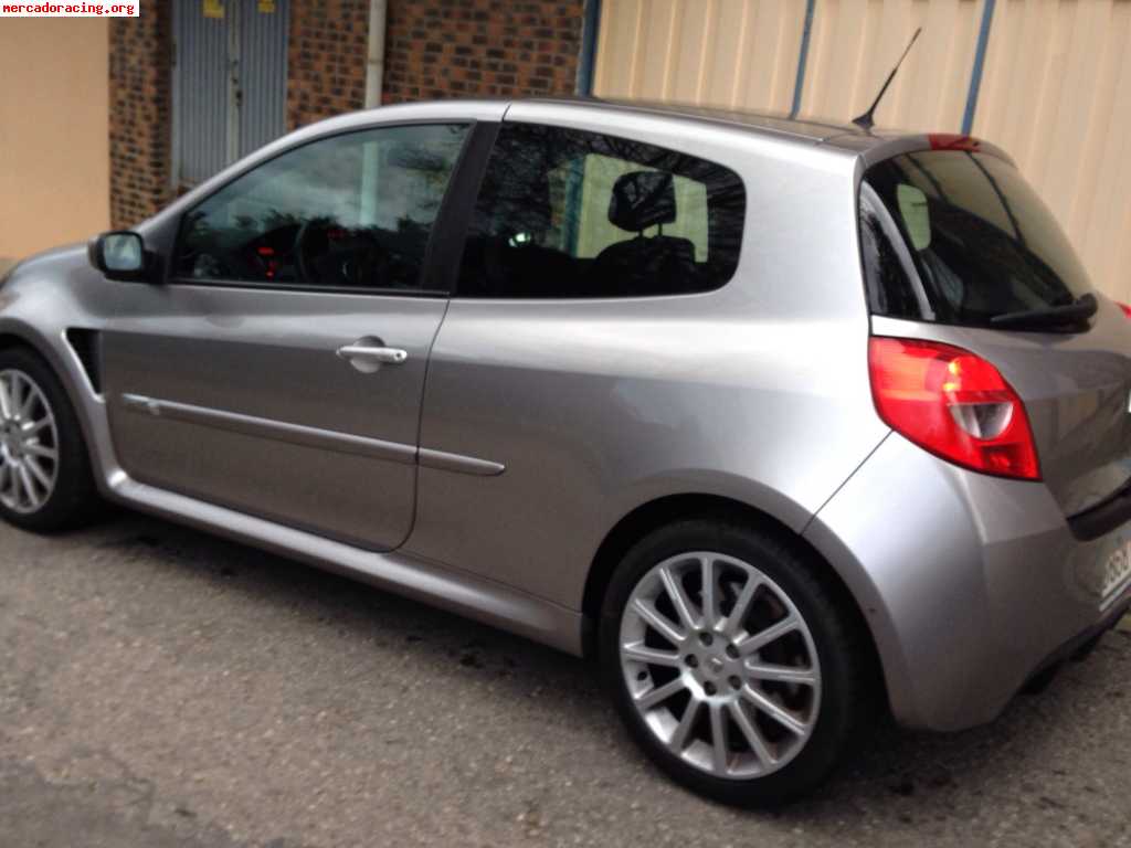 Se vende o se cambia renault clio sport