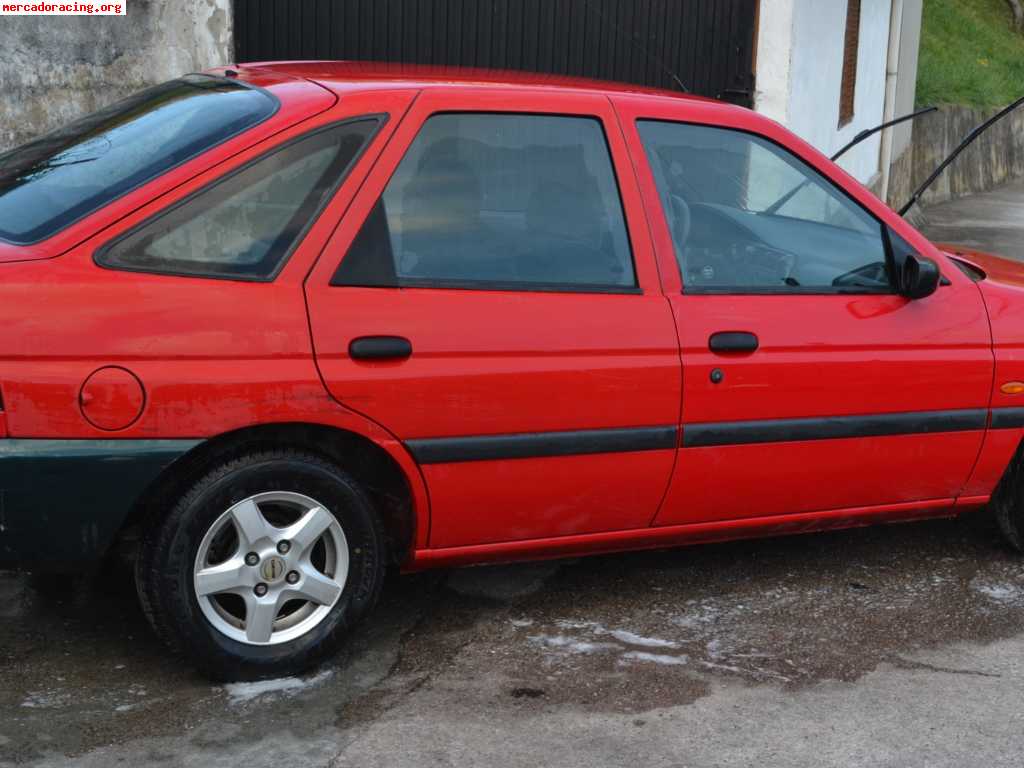 Se vende ford escort 1.8d