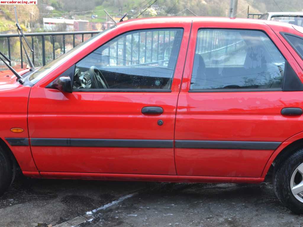 Se vende ford escort 1.8d