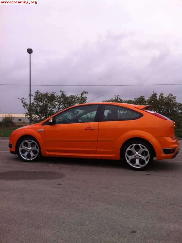 Se vende ford focus st 225 orange racing