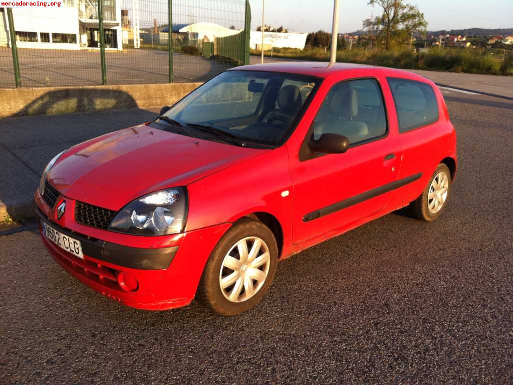 Se vende o cambia renault clio 1.5 dci