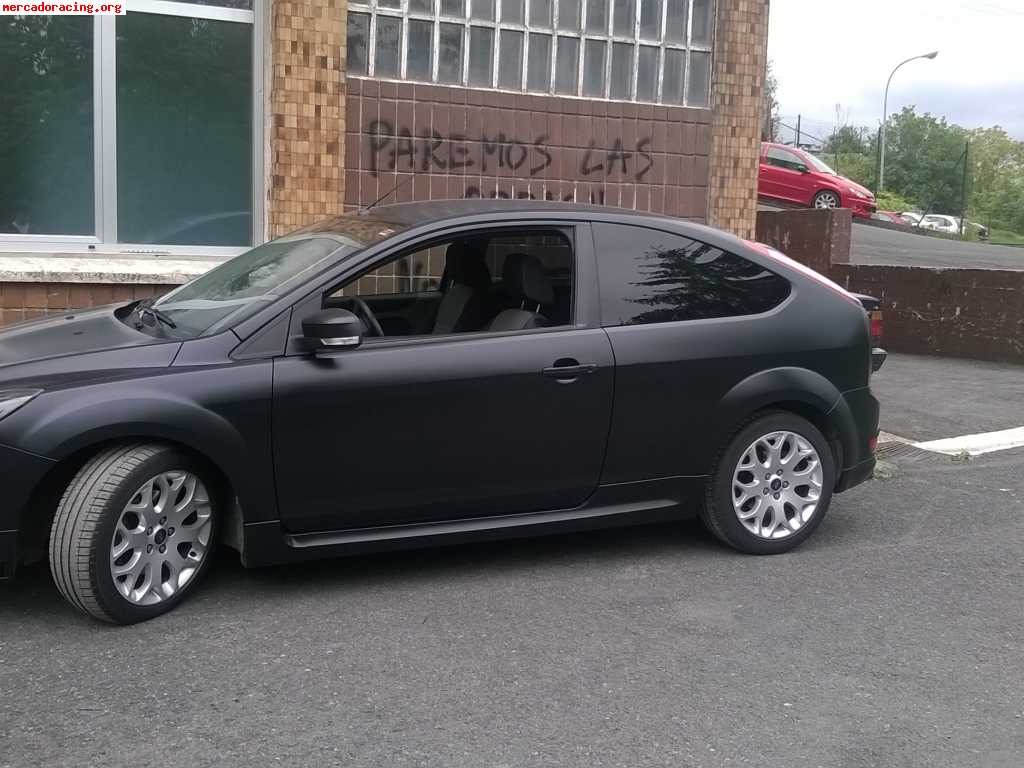 Se vende o se cambia focus latvala 3p 2011