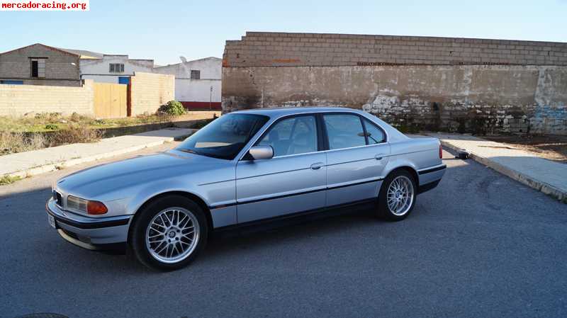 Vendo bmw 740i e38, 1995, 205.515 km, gris metalizado, badaj