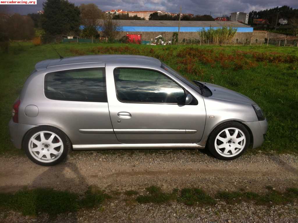 Se vende clio sport