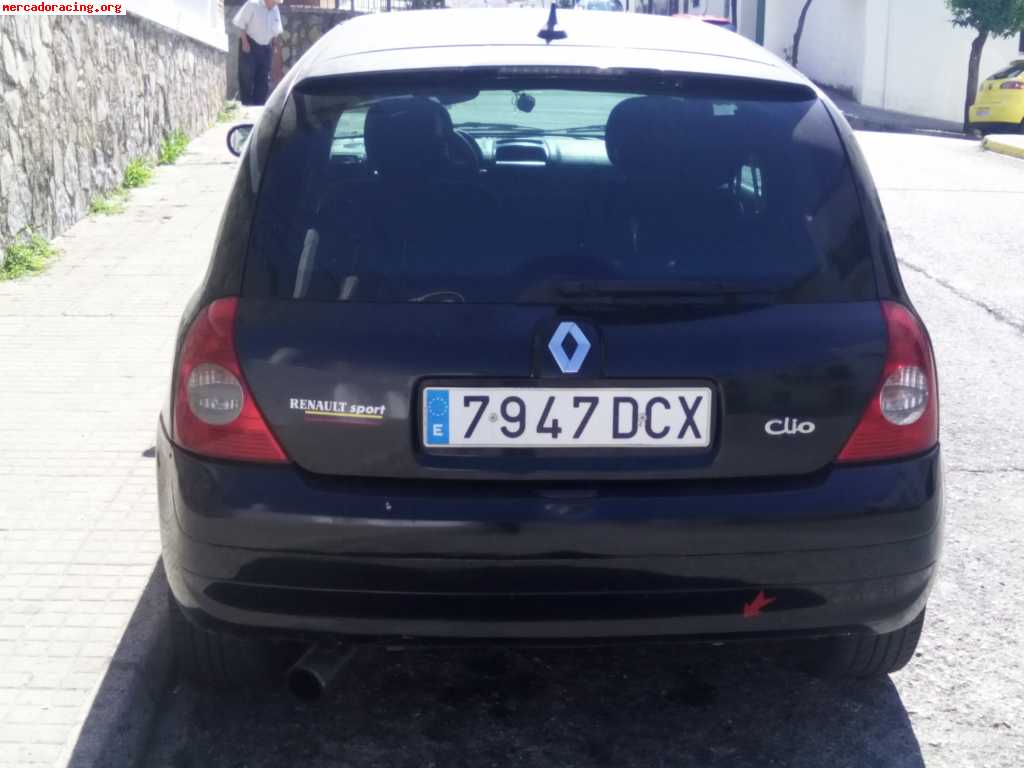 Se vende o se cambia renault clio 1.4 100cv 16v gasolina.