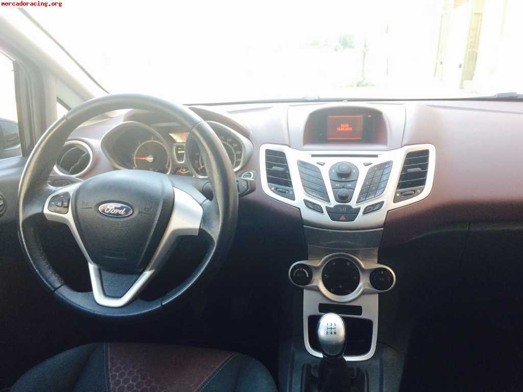 Ford fiesta 5p titanium 1.6 90 cv tope de gama