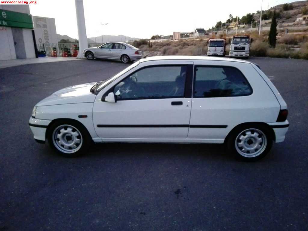 Se vende clio 16v recien restaurado