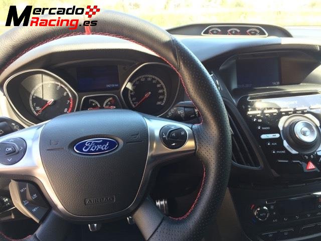 Ford focus 2.0 ecoboost st plus  precio: € 9650