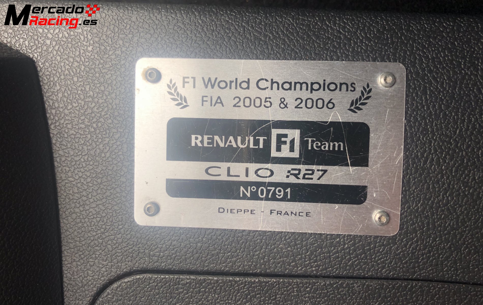 Renault clío sport f1 team r27 numerado