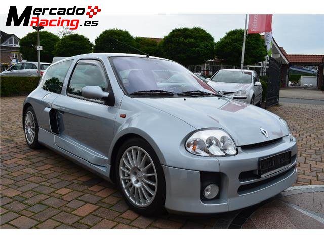Renault clio 3.0 v6 sport