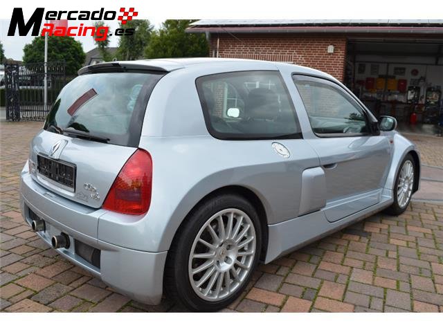 Renault clio 3.0 v6 sport