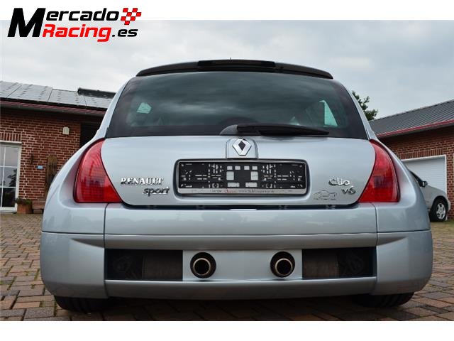 Renault clio 3.0 v6 sport