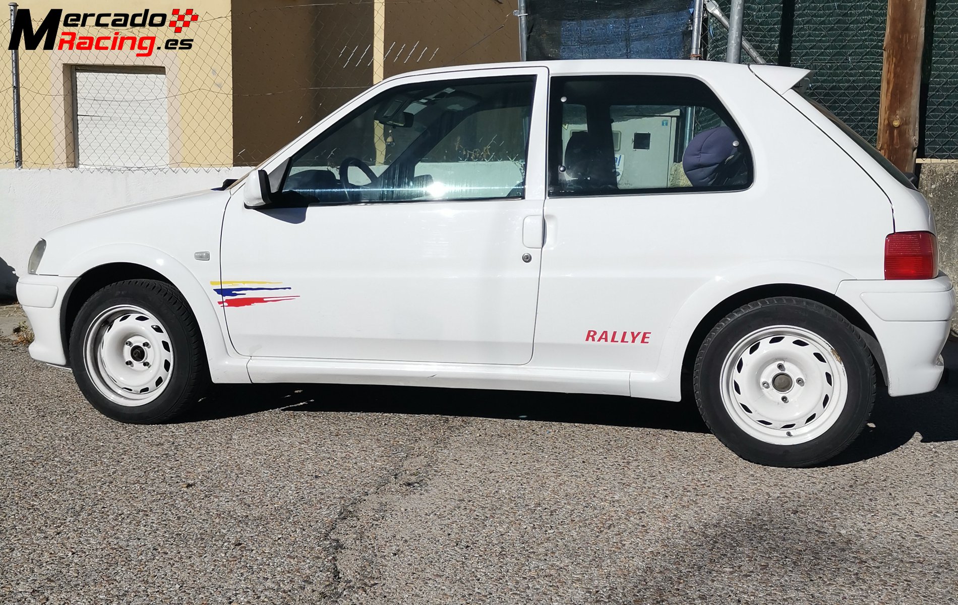 Peugeot 106 sport. look rallye. año 2003.