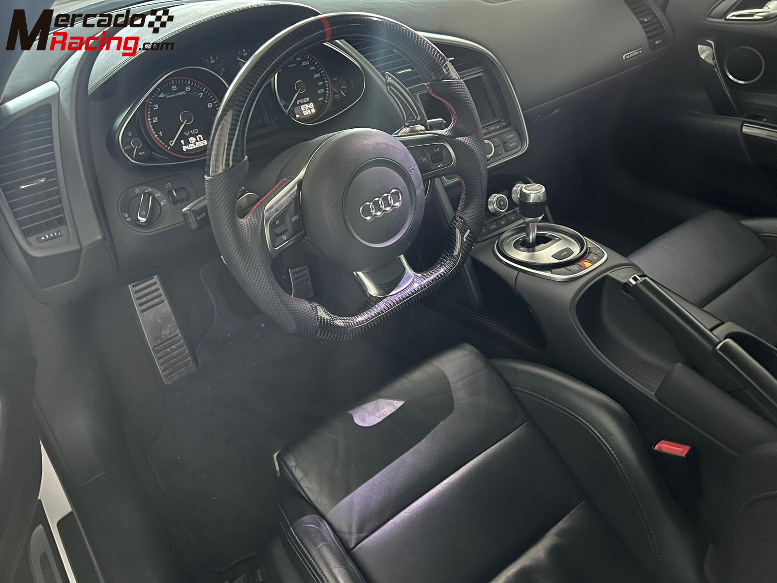 Audi r8 v10 - full carbon