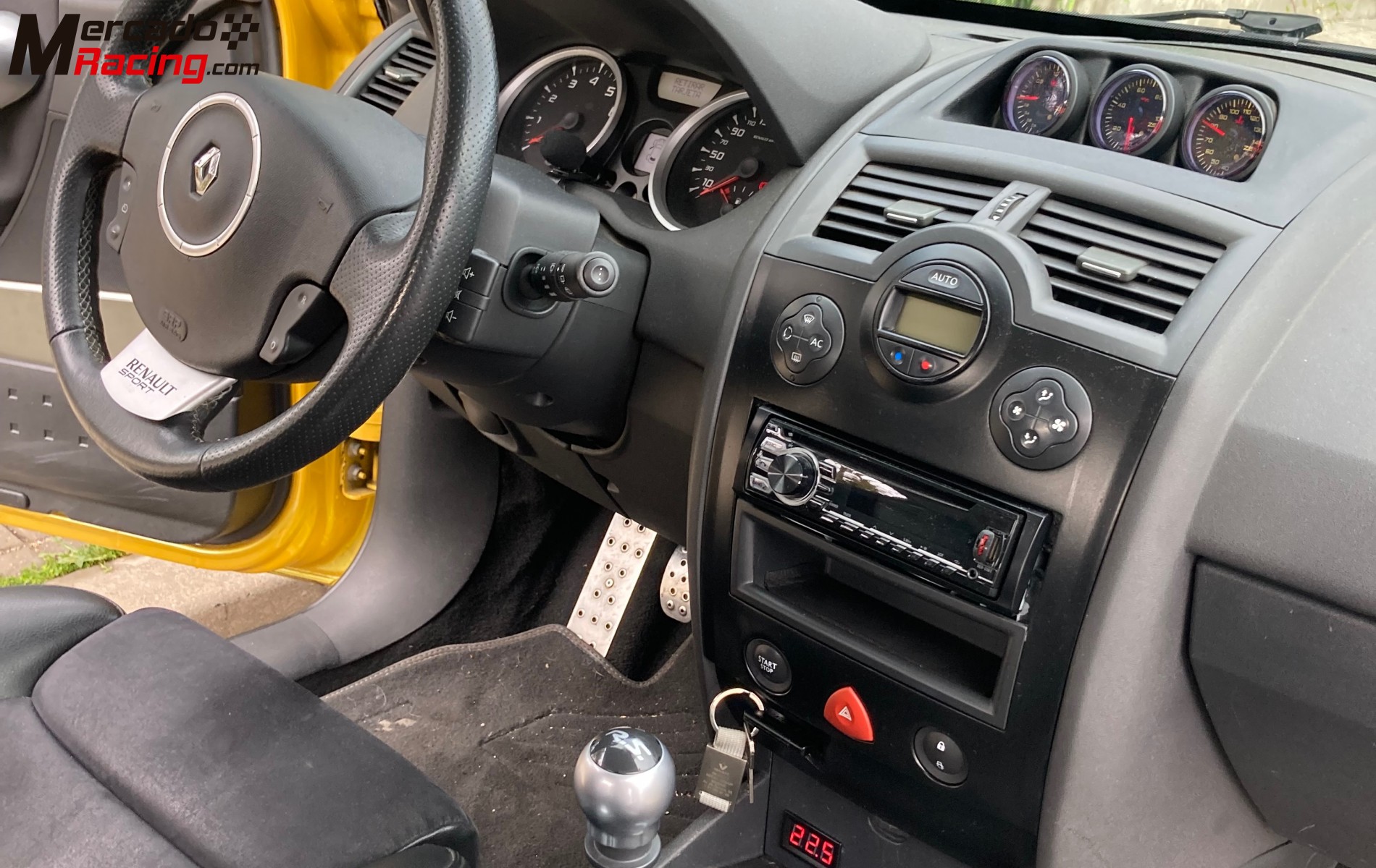 Renault megane sport r26 f1 team 230