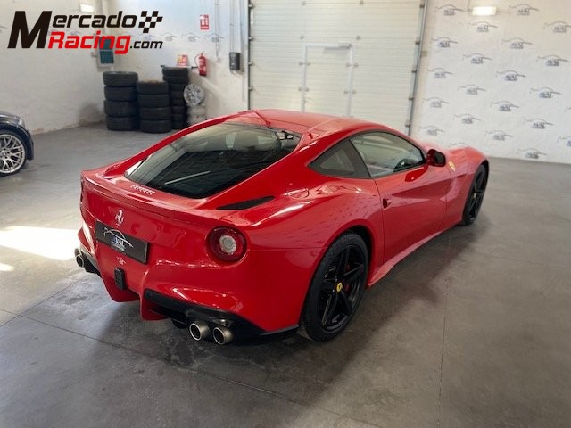 Ferrari f12 v12 atmosferico 740cv