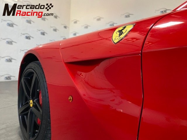 Ferrari f12 v12 atmosferico 740cv