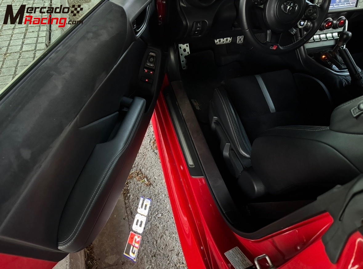 2023 toyota gr86 como nuevo