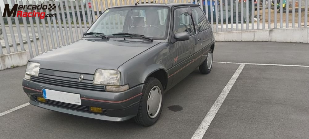 Se busca renault supercinco