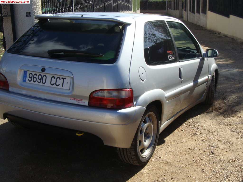 Se vende o cambia citroën saxo