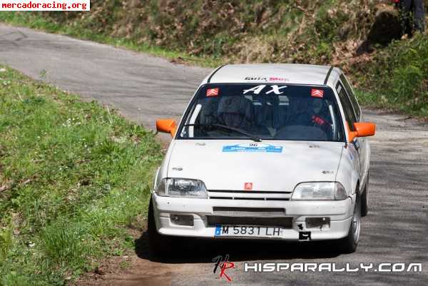 Se vende citroen ax sport con golpe.