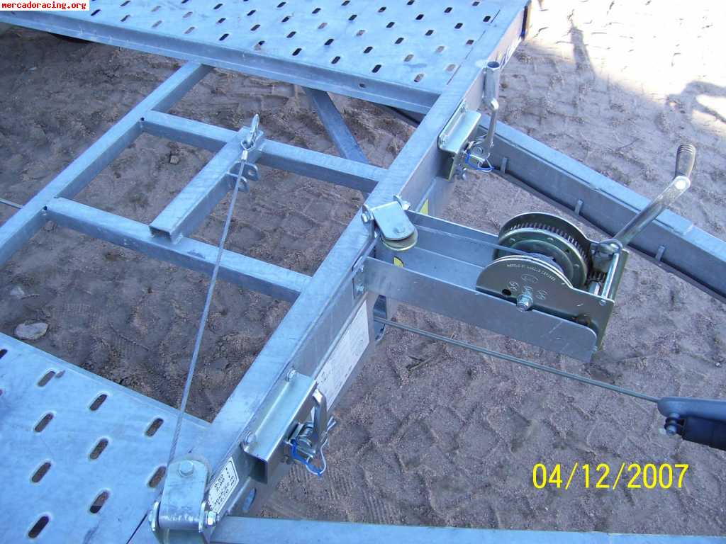 Vendo remolque portacoches casi a estrenar