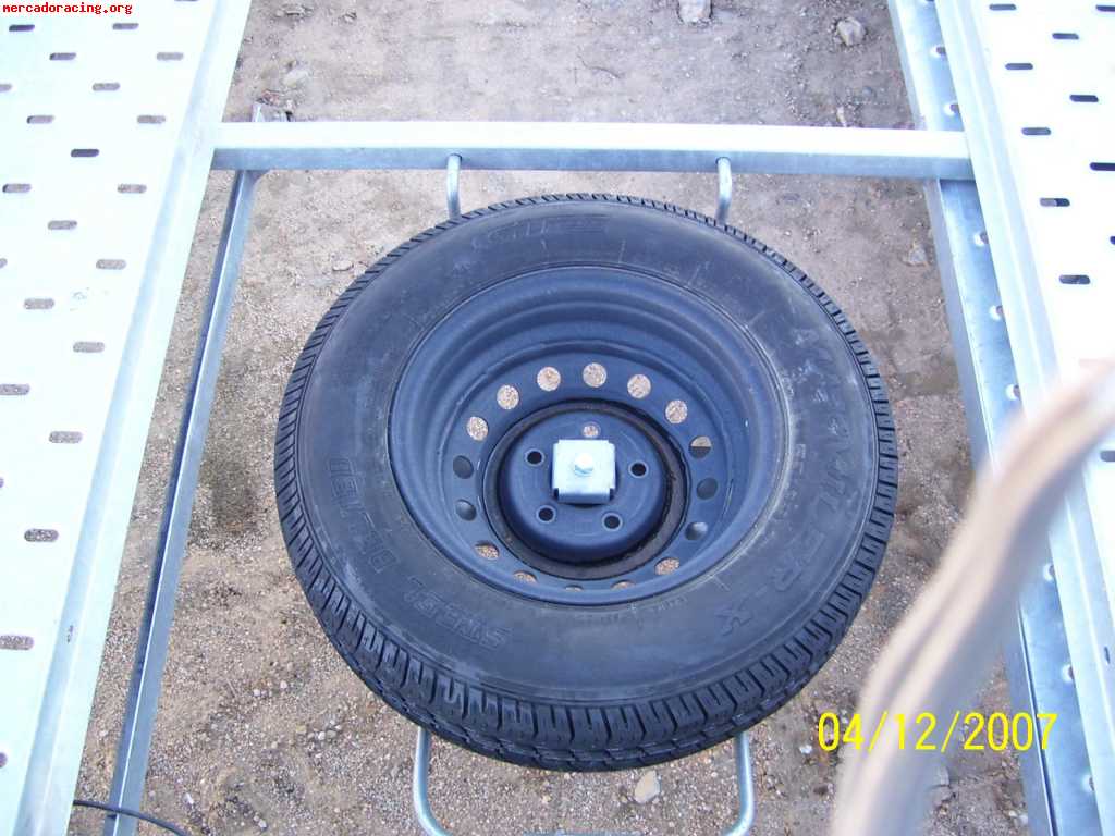 Vendo remolque portacoches casi a estrenar